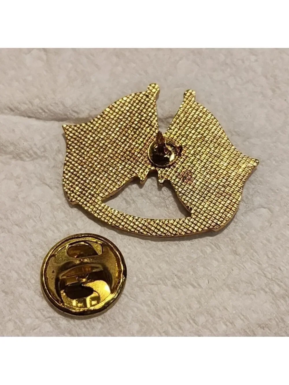Vtg Caldwell County North Carolina County And State Flags Gold Tone Lapel Pin